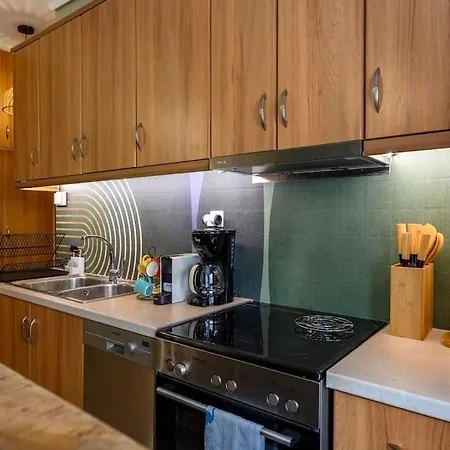 Apartment Voguish Design 2 Bedroom Den *