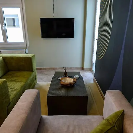 Voguish Design 2 Bedroom Den * Athens